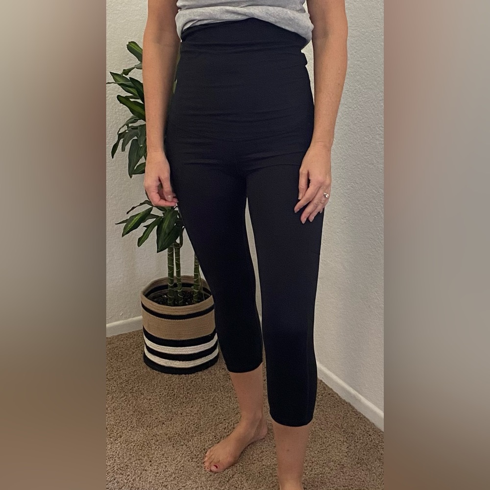 Kindred Bravely 3/4 leg maternity and postpartum support legging